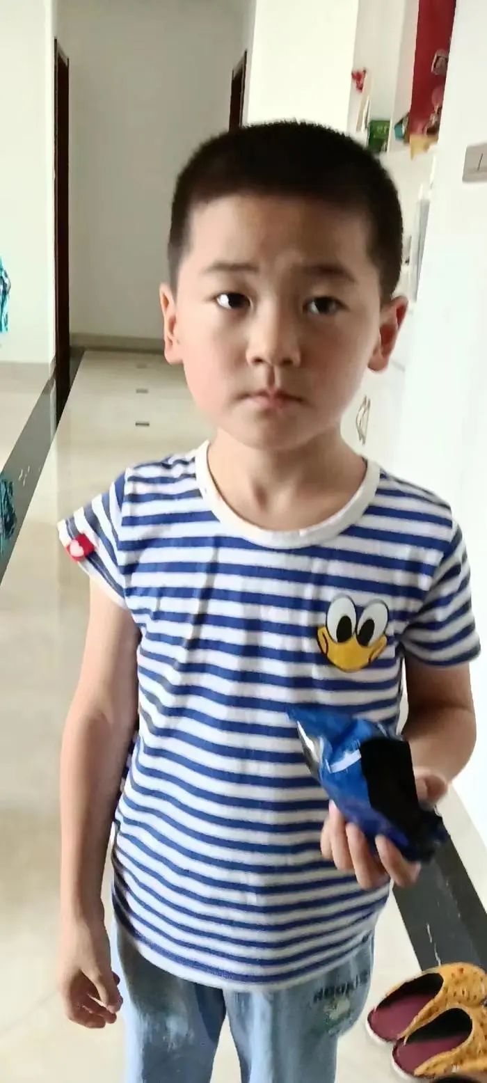 DƬ
